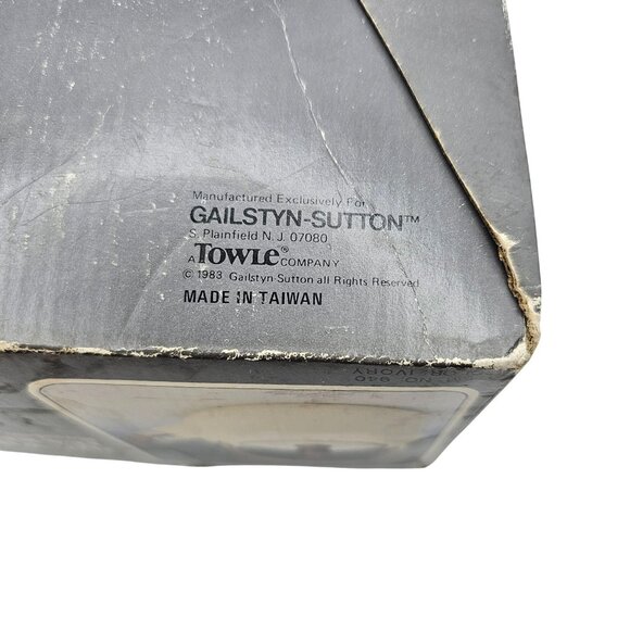 Vintage 1983 2 Qt Whistling Tea Kettle Porcelain Enamel Ivory W/Box Towle - Picture 6 of 16